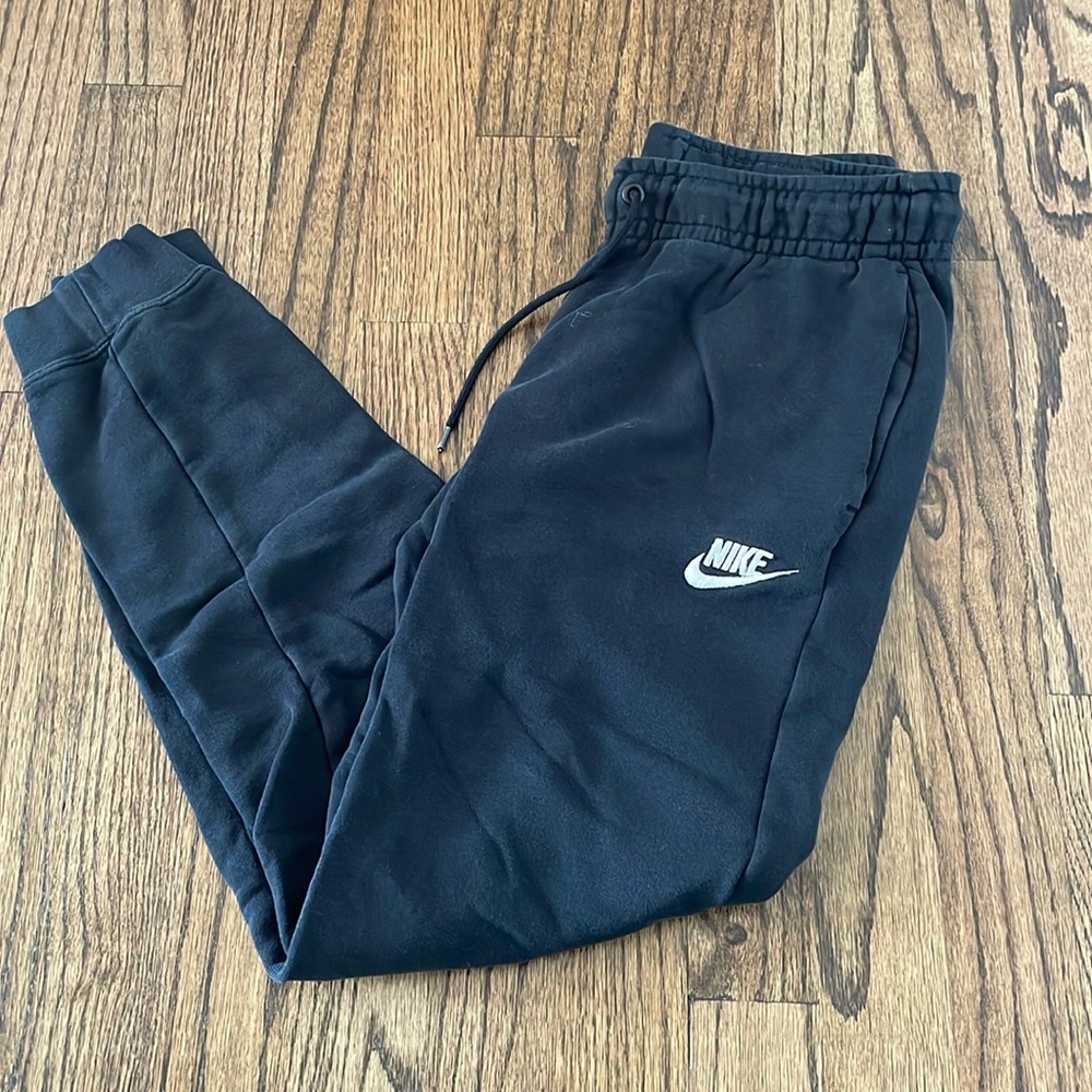 Woman’s extra small black Nike sweatpants
